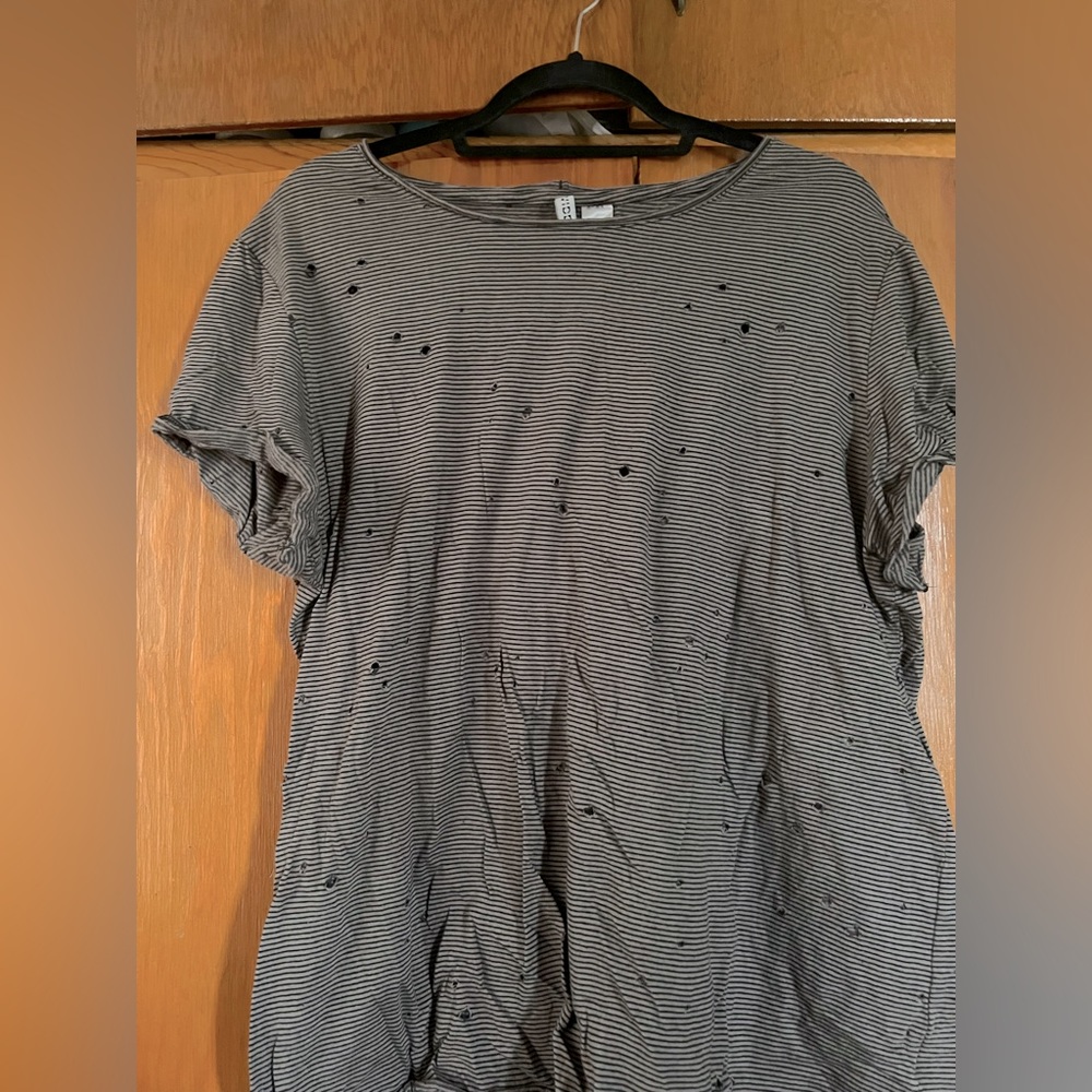 DISTRESSED STYLE STRIPED GREEN T-SHIRT